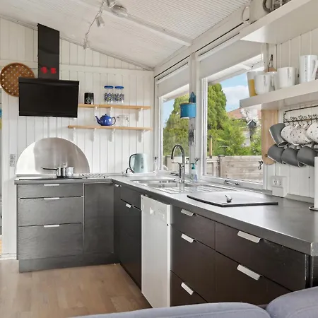 3 Bedroom Gorgeous In Σπίτι διακοπών *
