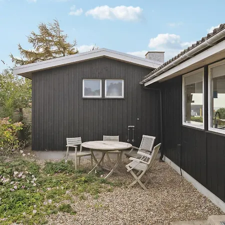 度假居 3 Bedroom Gorgeous In 阿森斯